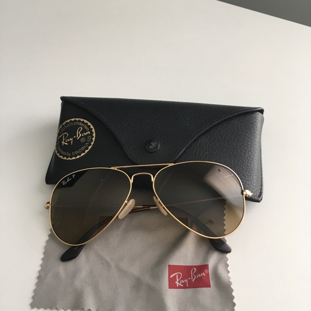 Women’s Gold Rayban Aviator Sunglasses